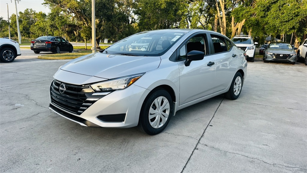 2025 Nissan Versa S photo 3