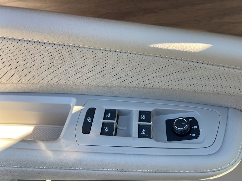 2026 Volkswagen Atlas SE Technology photo 14