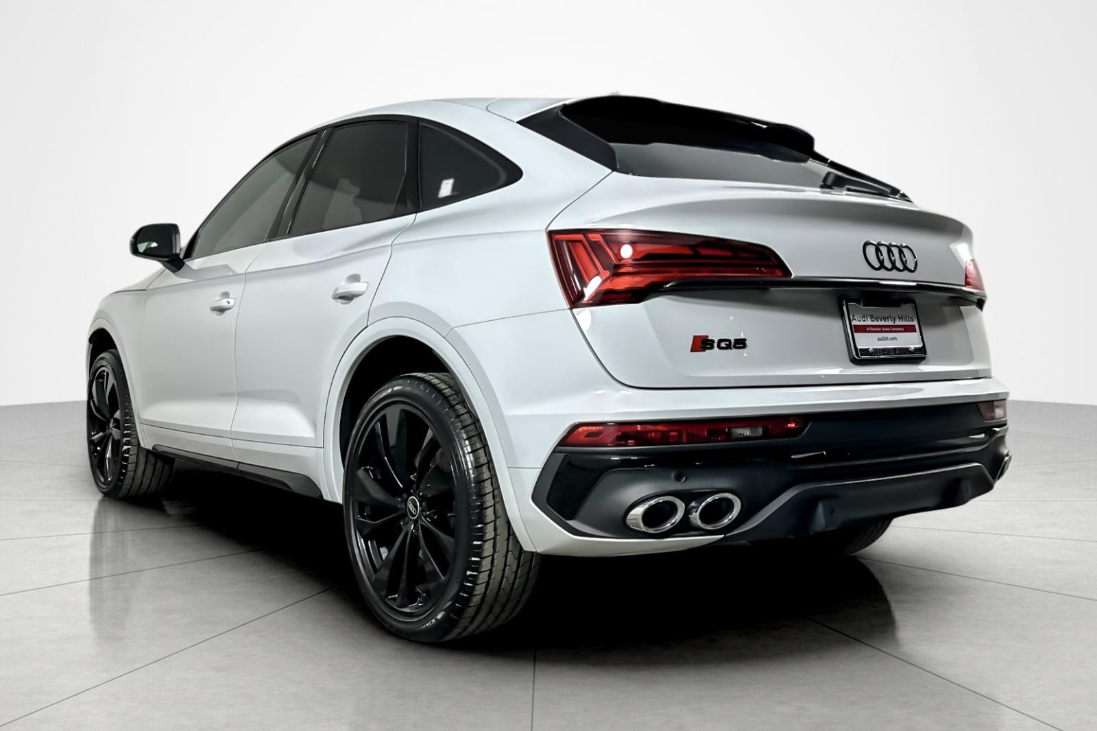 2023 Audi SQ5 Premium Plus photo 2