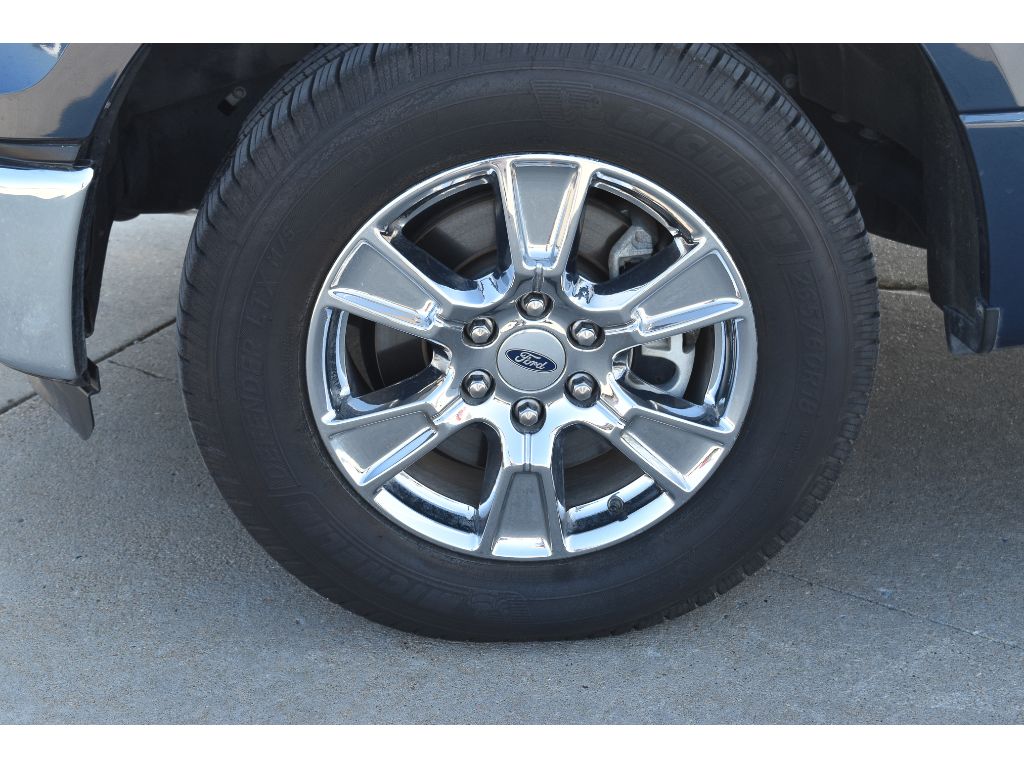 2016 Ford F-150 XLT photo 2