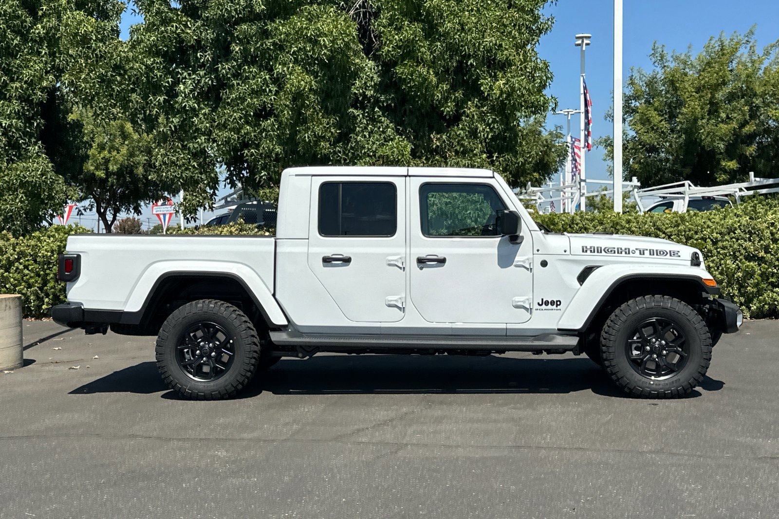 2025 Jeep Gladiator Sport photo 2