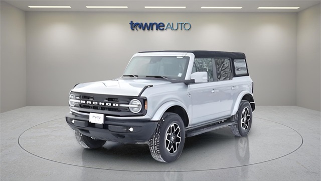 2023 Ford Bronco 4-Door Outer Banks's photo