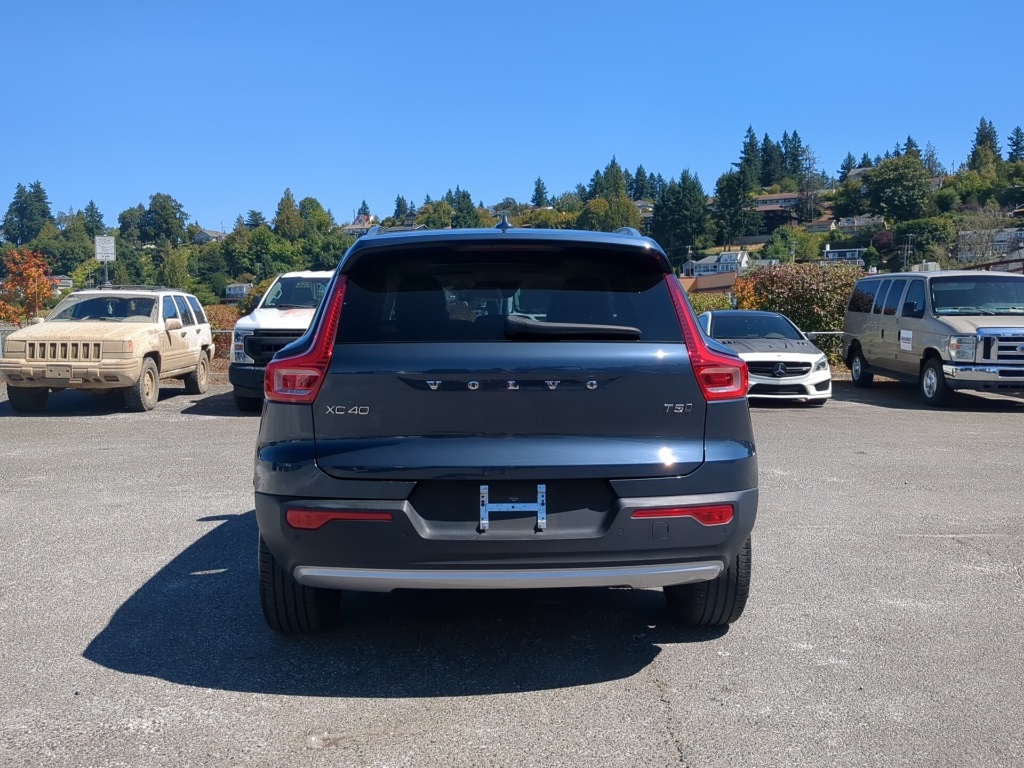 2022 Volvo XC40 T5 Inscription AWD photo 16