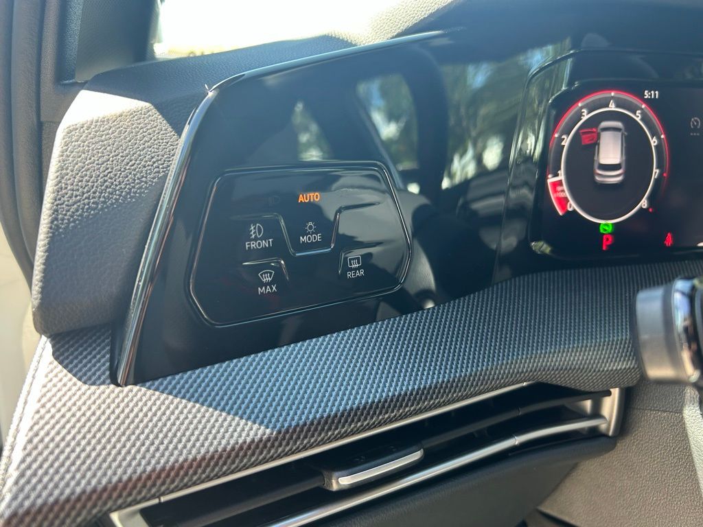 2025 Volkswagen Golf GTI SE photo 46