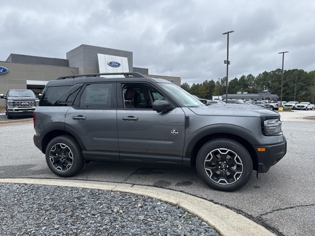2025 Ford Bronco Sport Outer Banks's photo