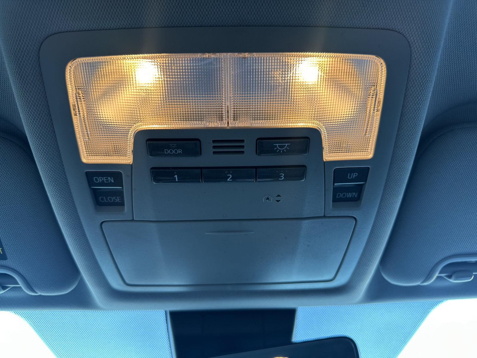2017 Toyota Highlander XLE photo 31