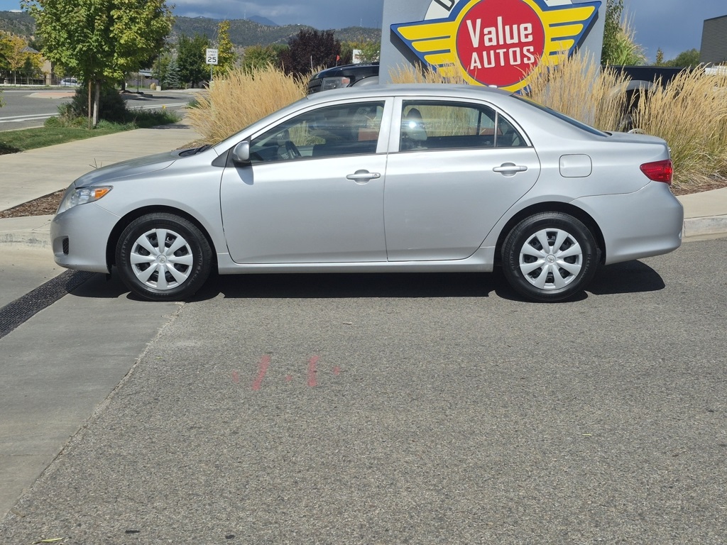2010 Toyota Corolla LE photo 2