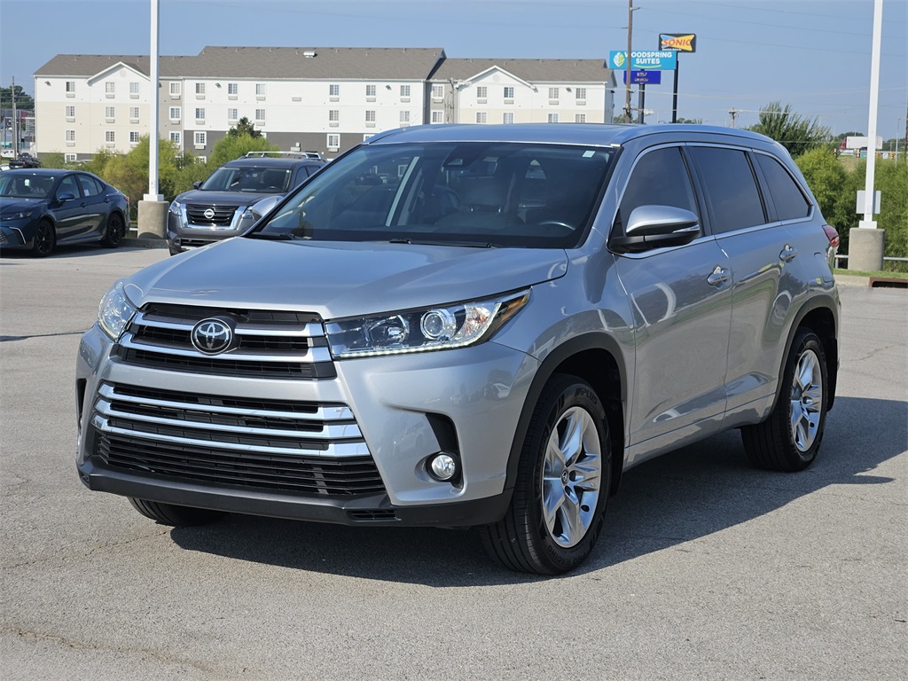 2018 Toyota Highlander Limited Platinum photo 2