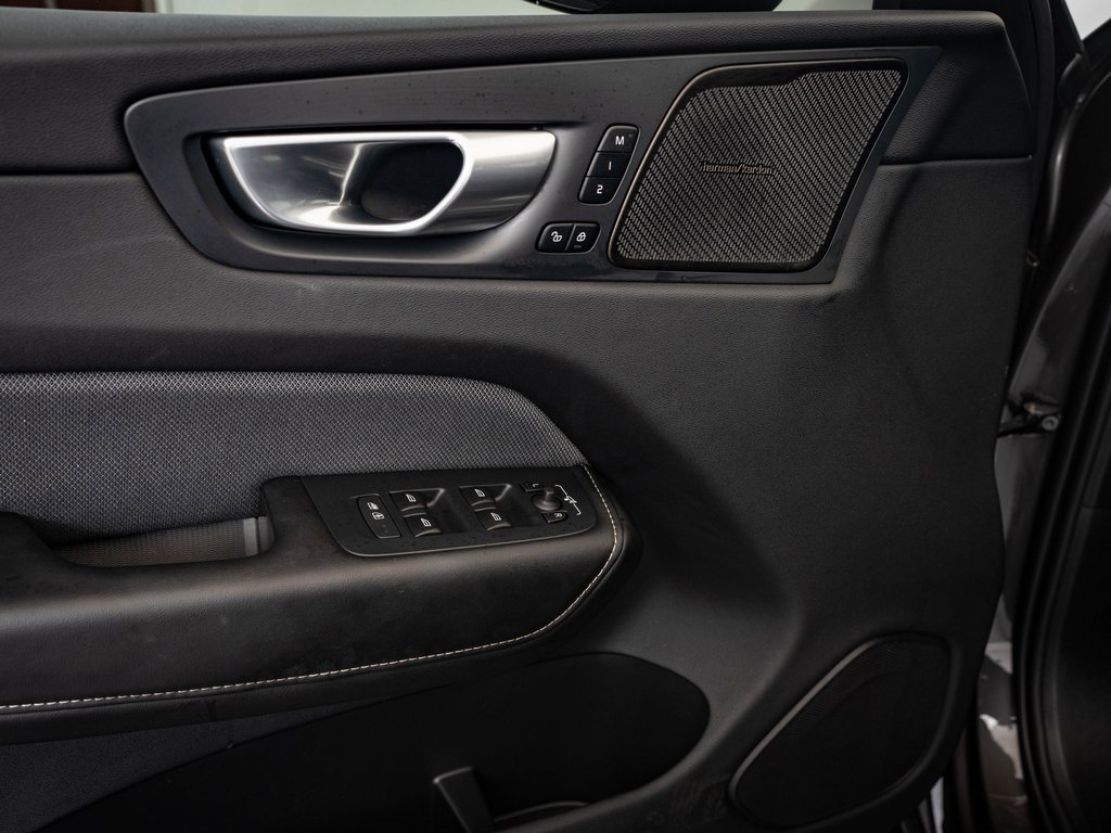 2024 Volvo XC60 Recharge Hybrid Ultimate photo 18