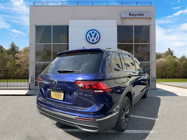 2022 Volkswagen Tiguan SE photo 2