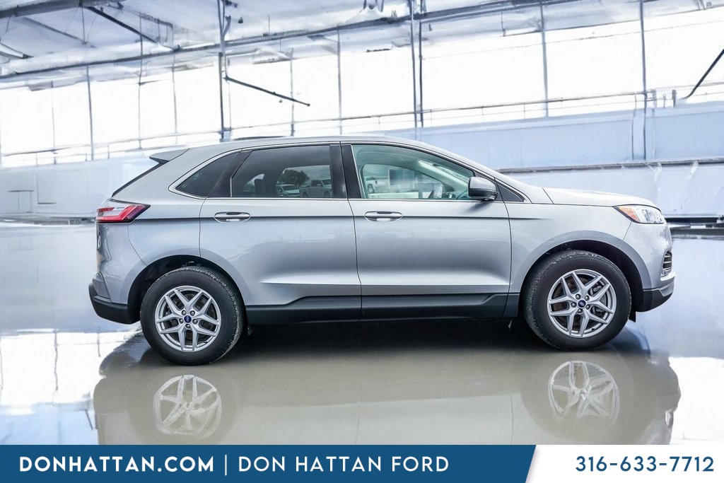 2022 Ford Edge SEL photo 32