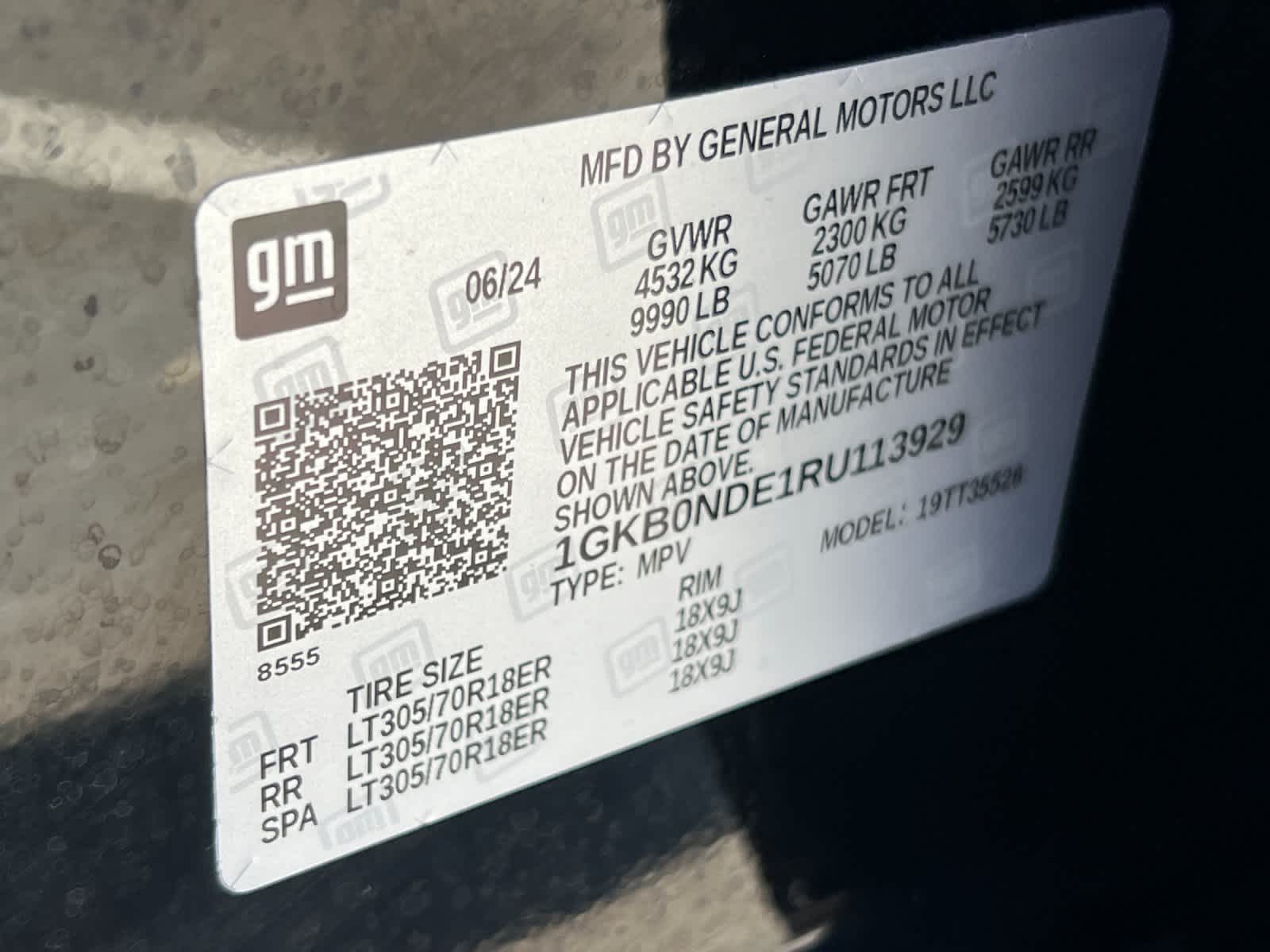 Used 2024 Void Black GMC 2X image 1