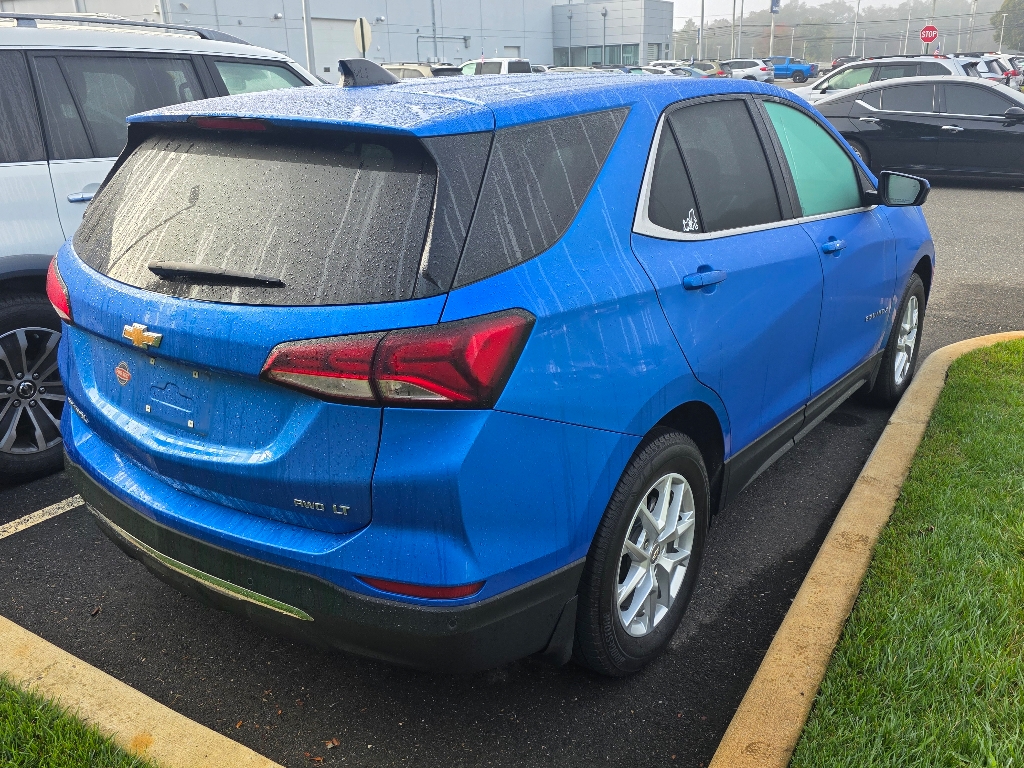 2024 Chevrolet Equinox LT photo 3