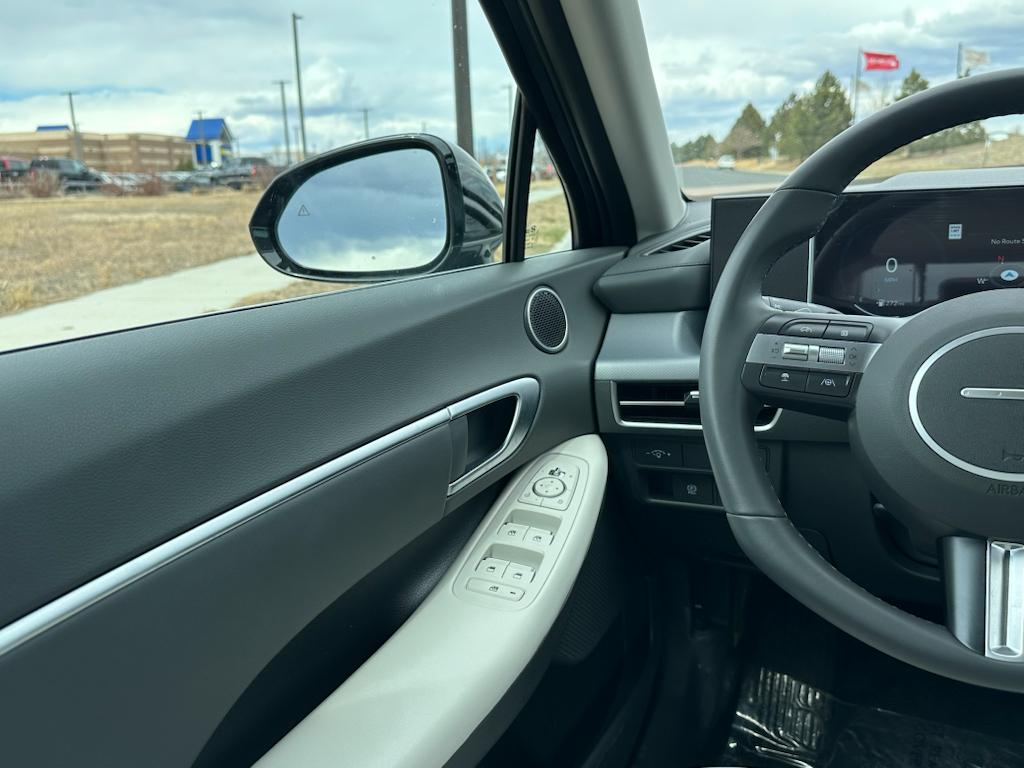 2025 Hyundai Sonata SEL Convenience photo 17