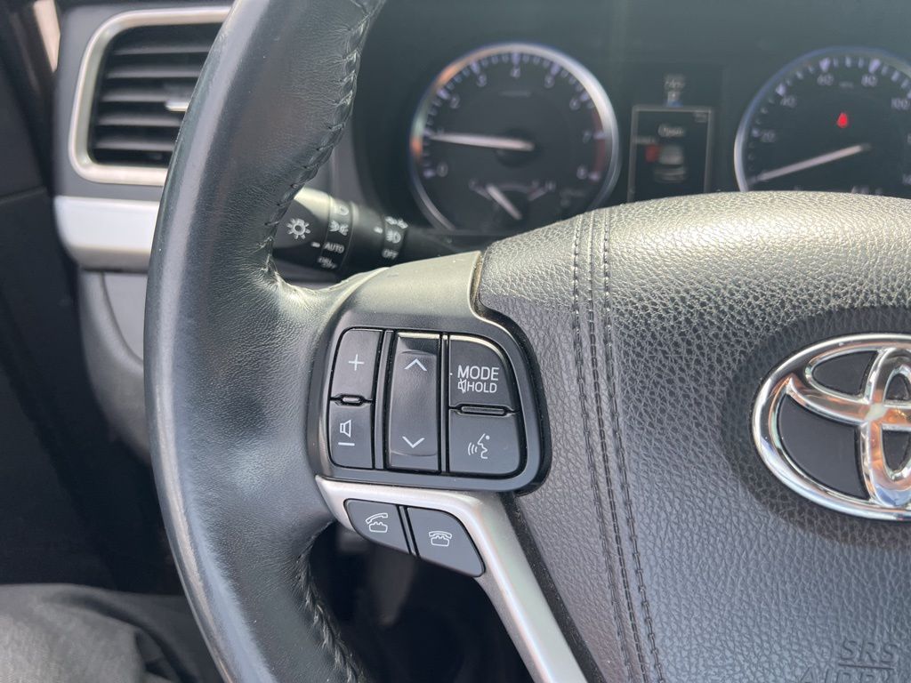 2016 Toyota Highlander XLE photo 7