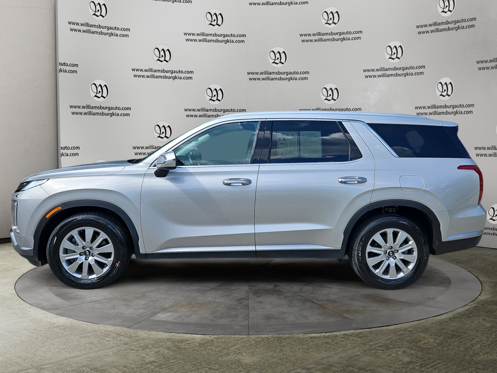 2025 Hyundai Palisade SEL photo 2
