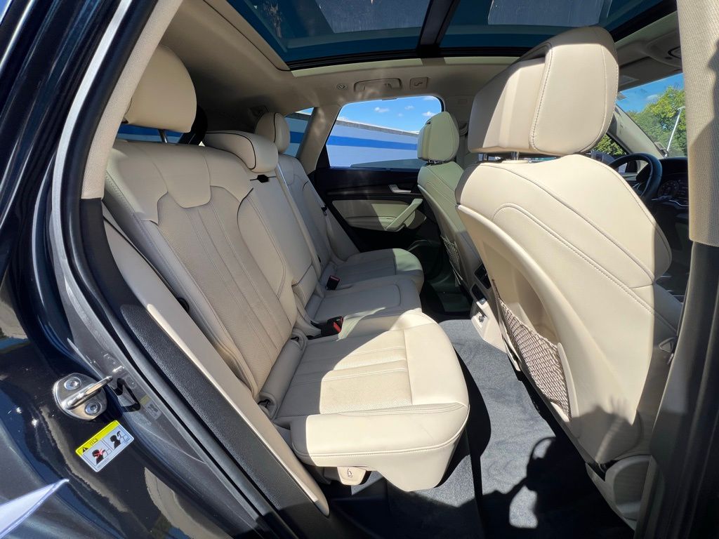 2021 Audi Q5 45 Prestige photo 21