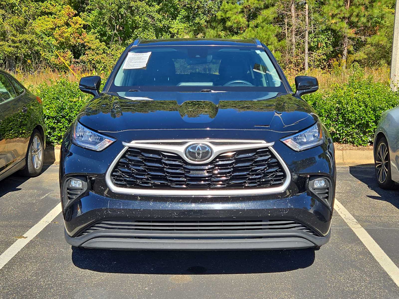 2020 Toyota Highlander XLE photo 2