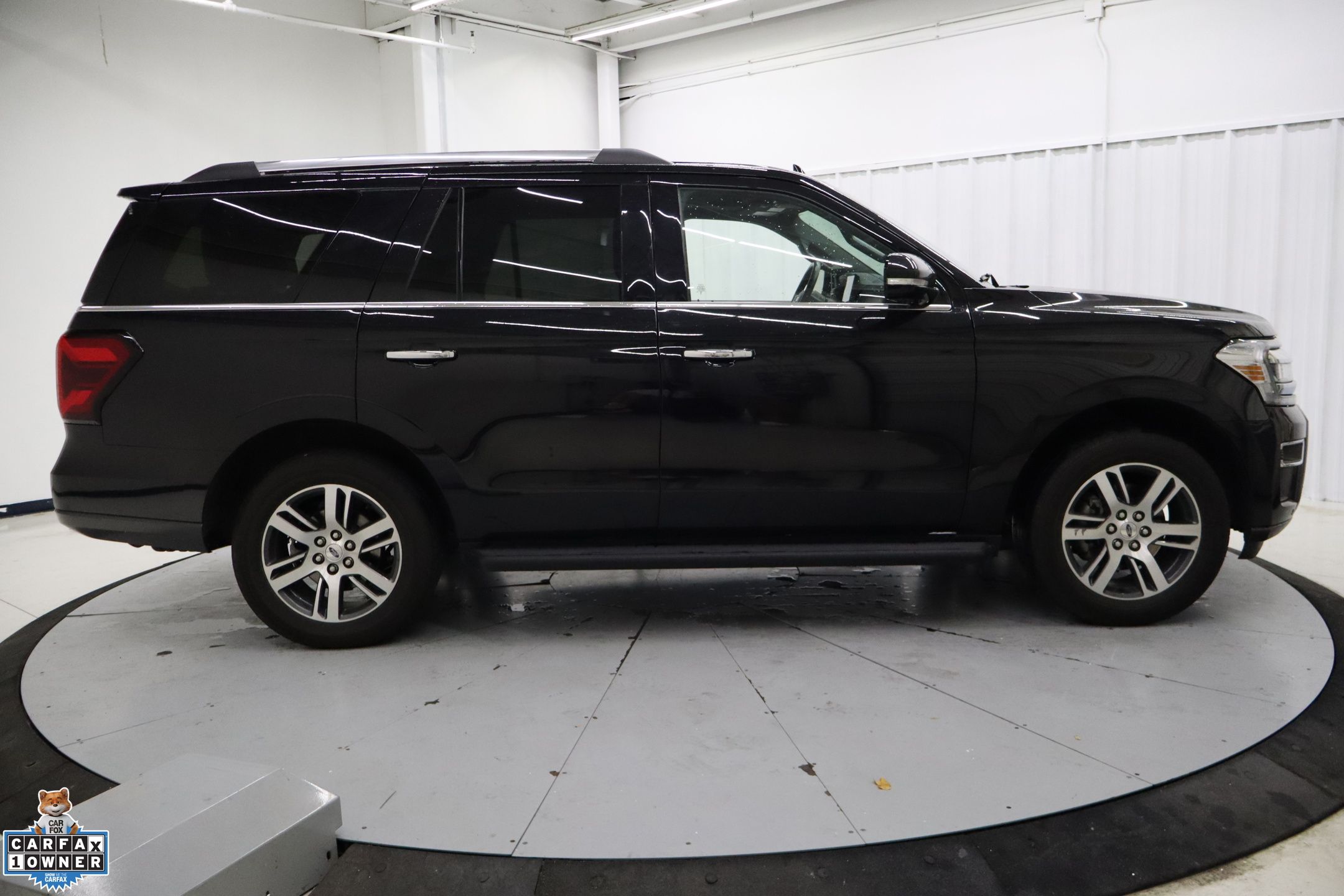 2024 Ford Expedition Limited photo 2