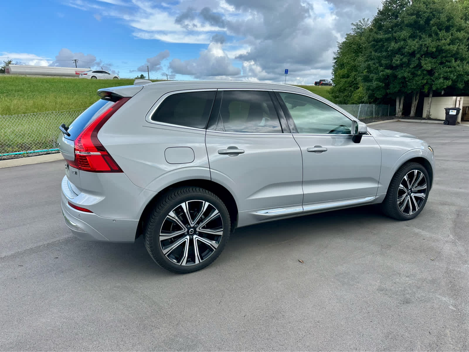 2023 Volvo XC60 Ultimate photo 4