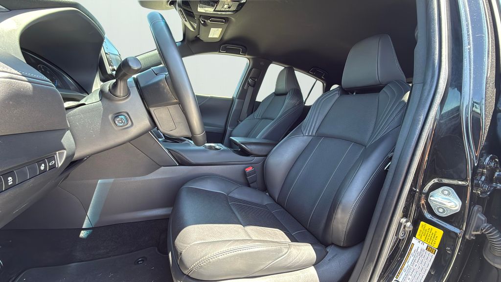 2021 Toyota Venza XLE photo 14