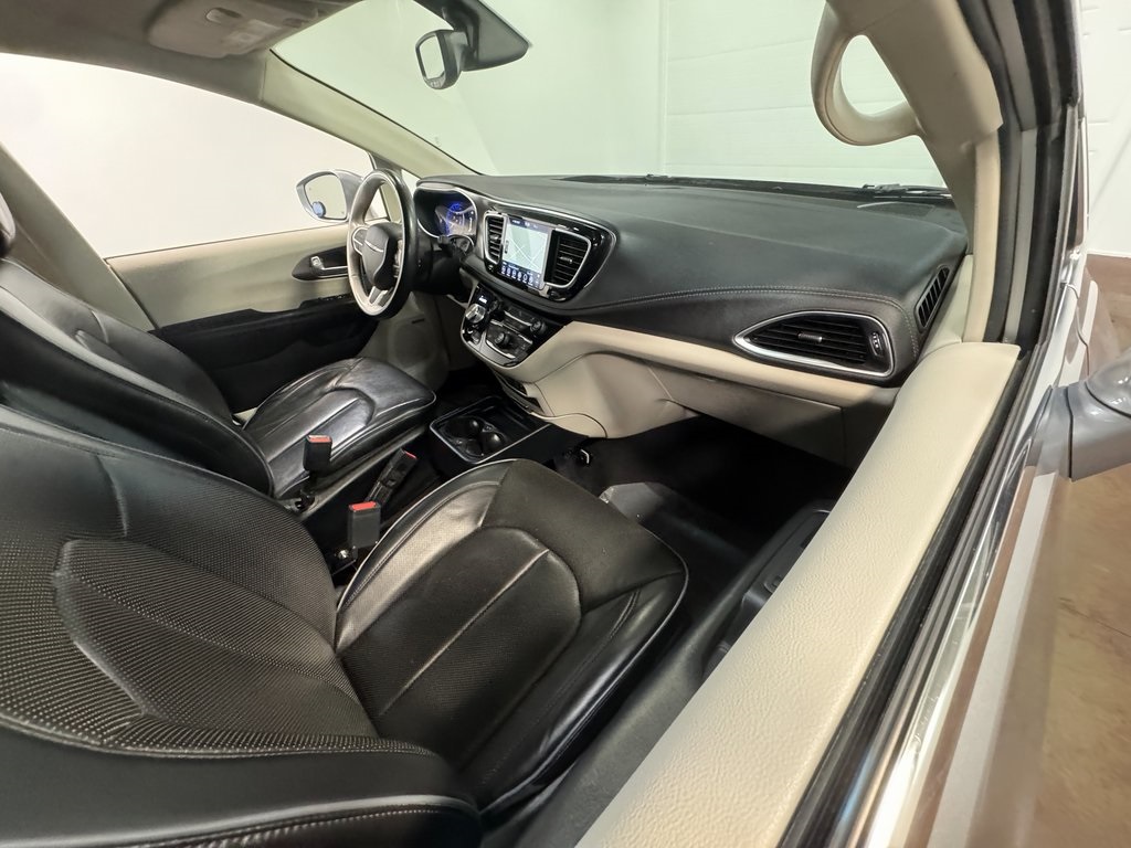 2018 Chrysler Pacifica Limited photo 59