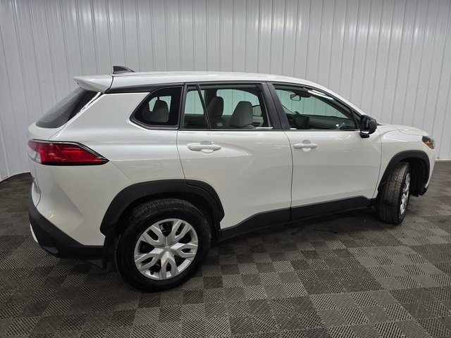 2022 Toyota Corolla Cross L photo 3