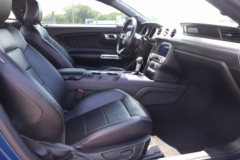 2022 Ford Mustang EcoBoost Premium photo 3