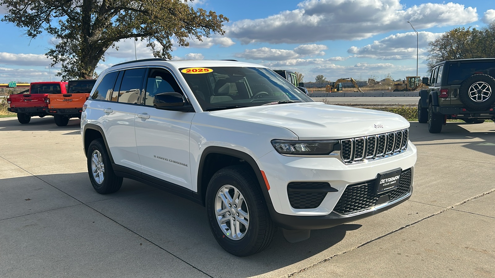 2025 Jeep Grand Cherokee Laredo's photo
