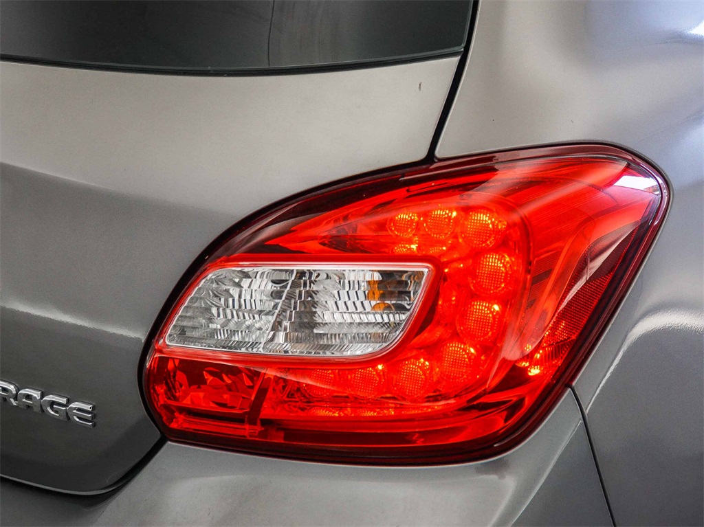 2017 Mitsubishi Mirage ES photo 9
