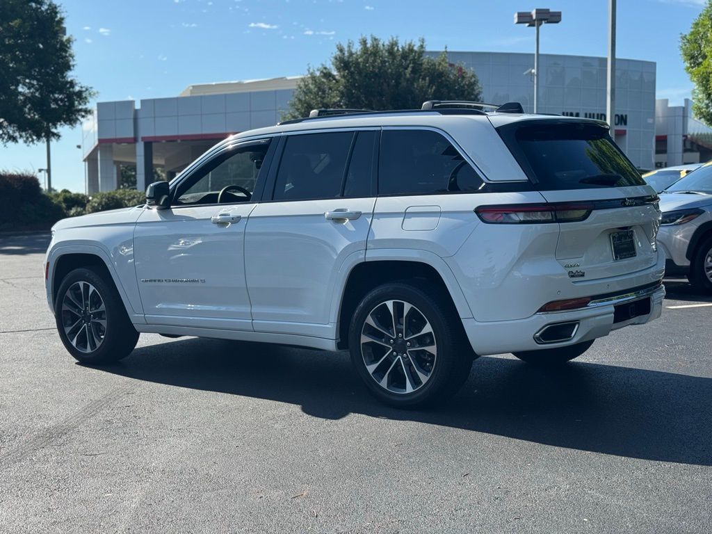 2023 Jeep Grand Cherokee Overland photo 3