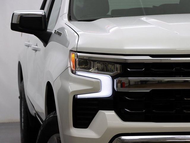 2024 Chevrolet Silverado 1500 LT photo 4