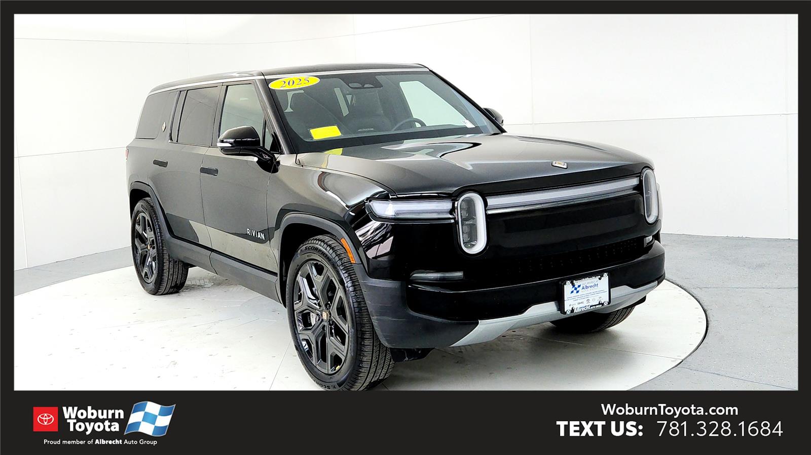 2025 Rivian R1S Adventure's photo