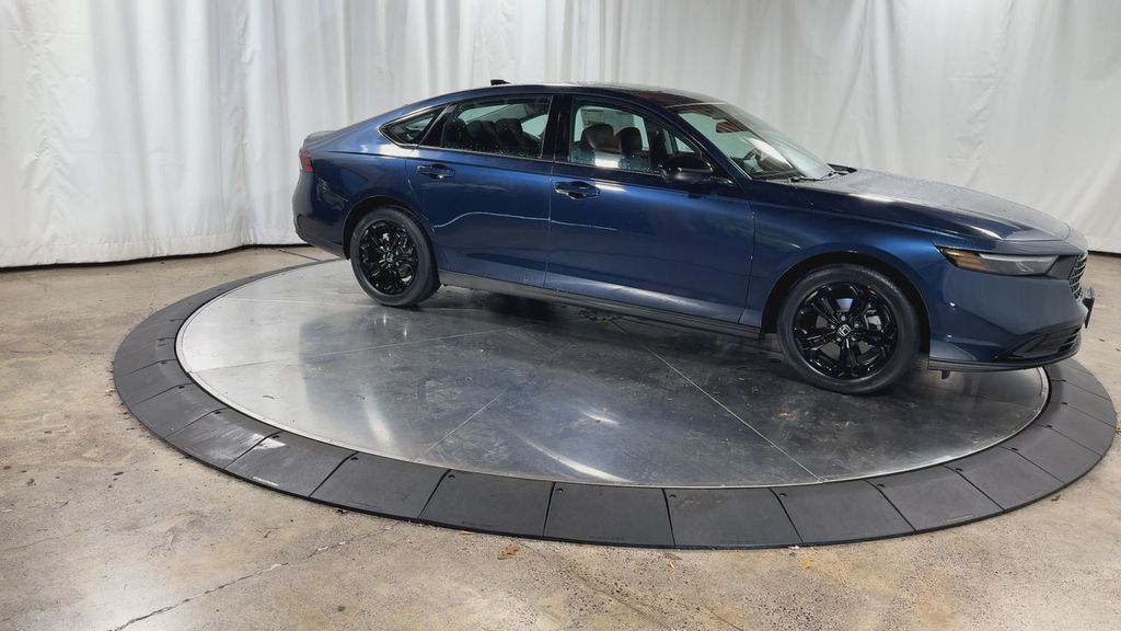 2025 Honda Accord SE photo 2