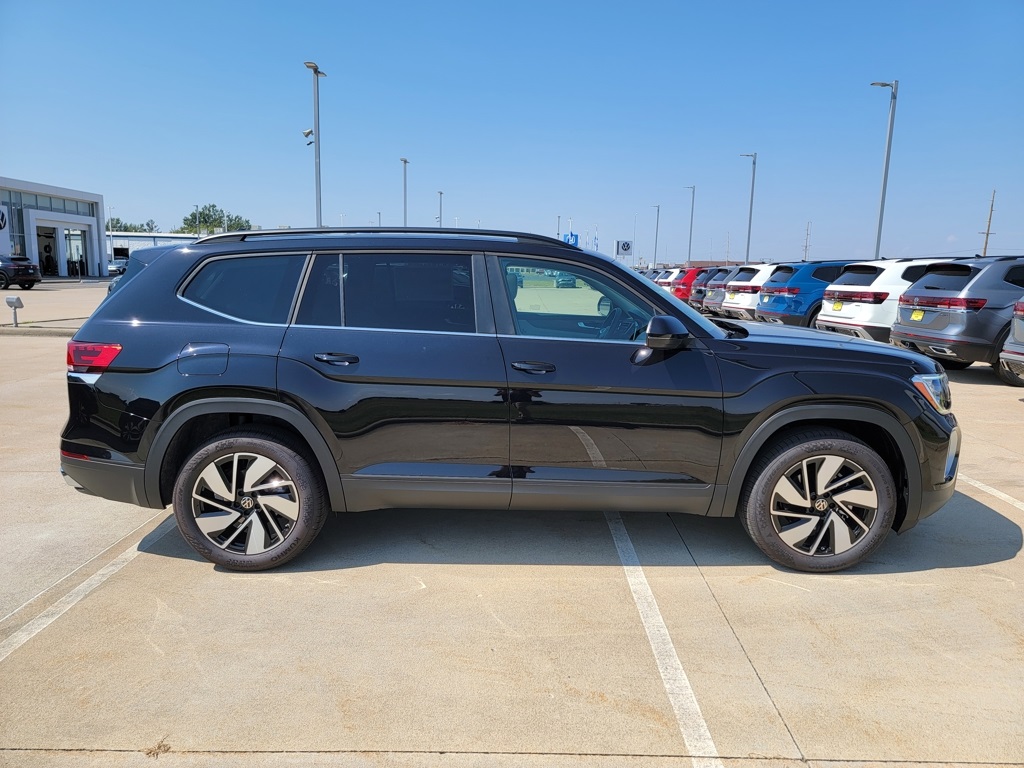 2025 Volkswagen Atlas SE Technology photo 8