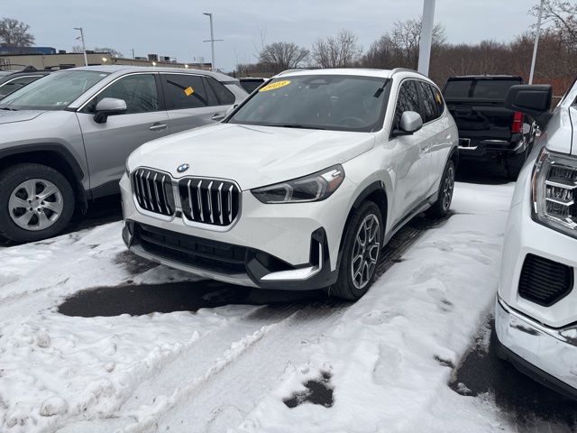 2023 BMW X1 28i's photo