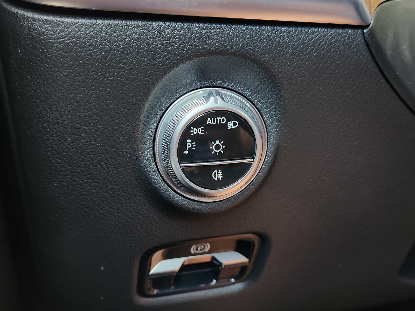2025 Mercedes Benz C 300 photo 16