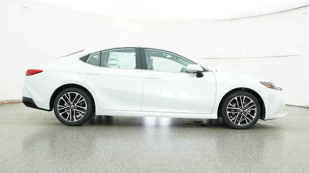 2025 Toyota Camry XLE photo 26