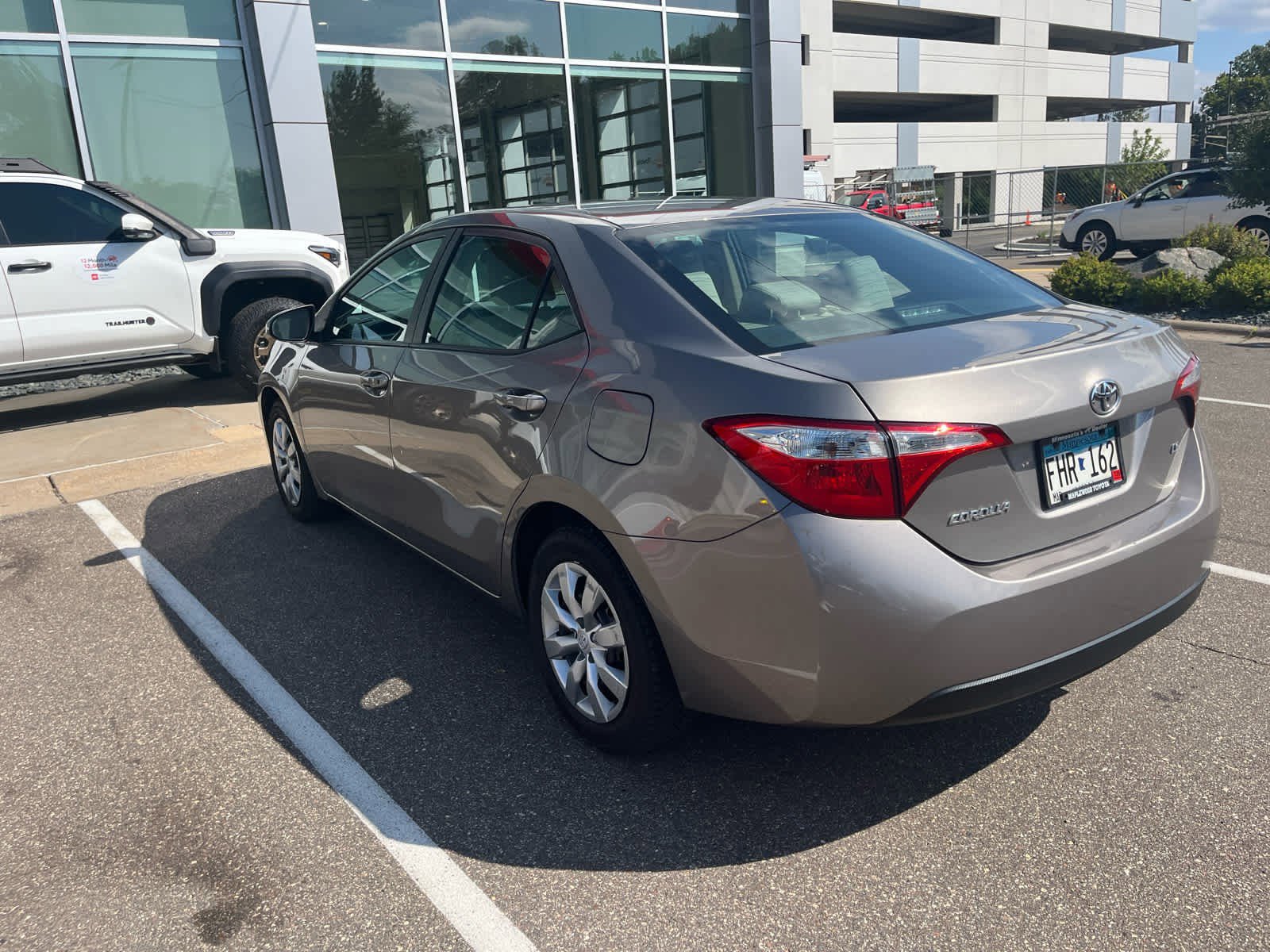 2015 Toyota Corolla LE photo 4