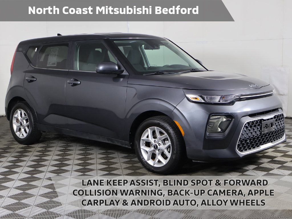 2022 Kia Soul LX's photo