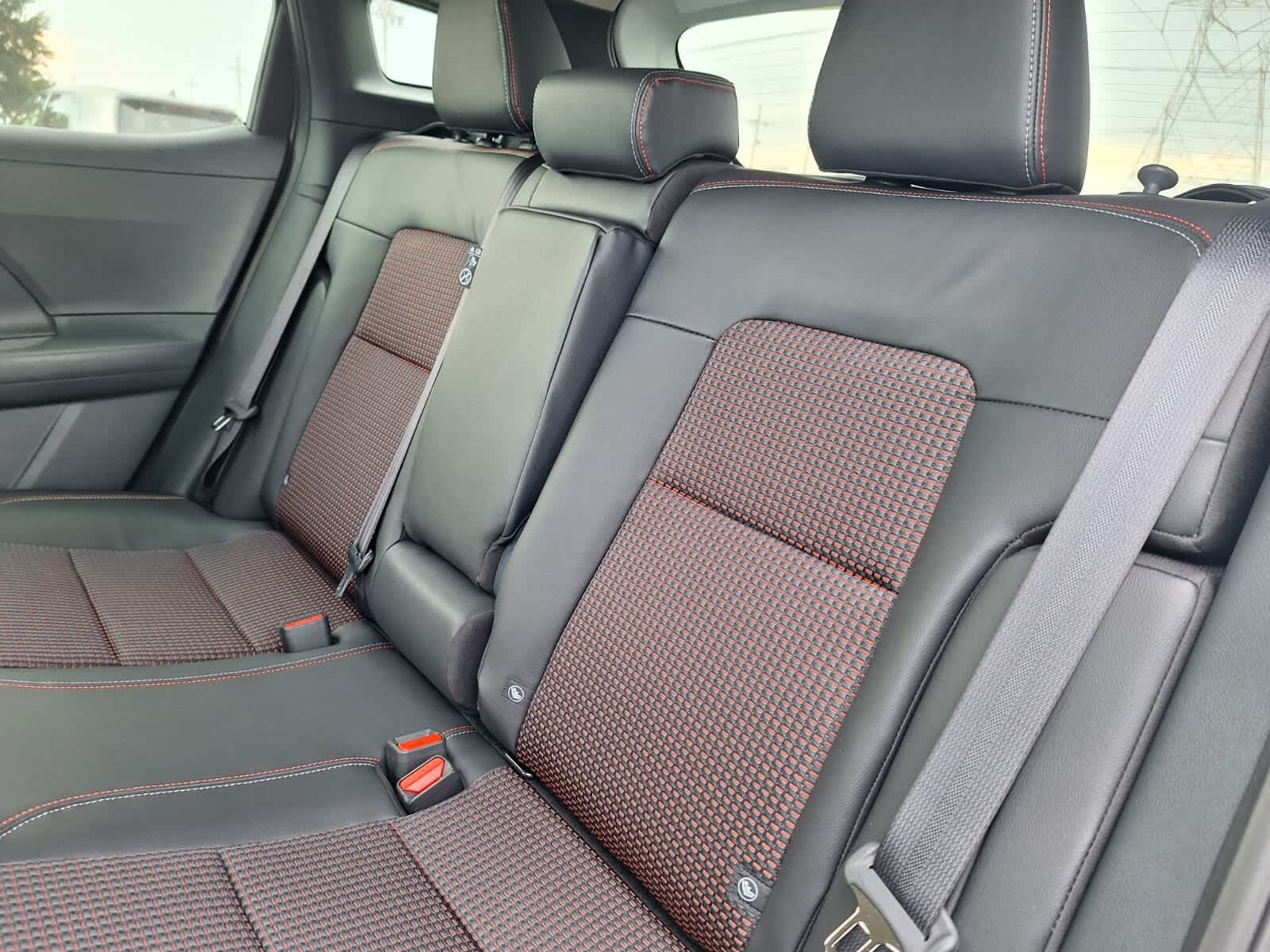2026 Nissan Kicks SR photo 23