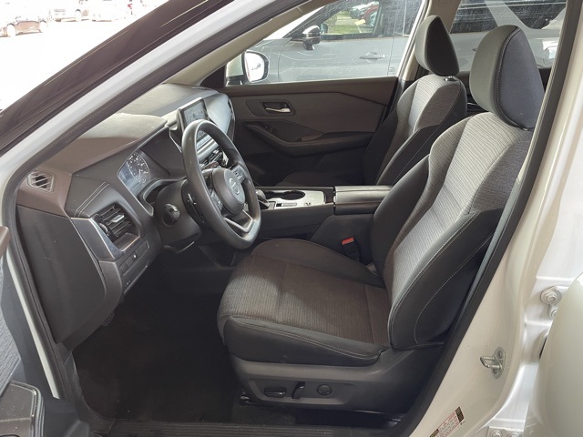 2021 Nissan Rogue SV photo 8