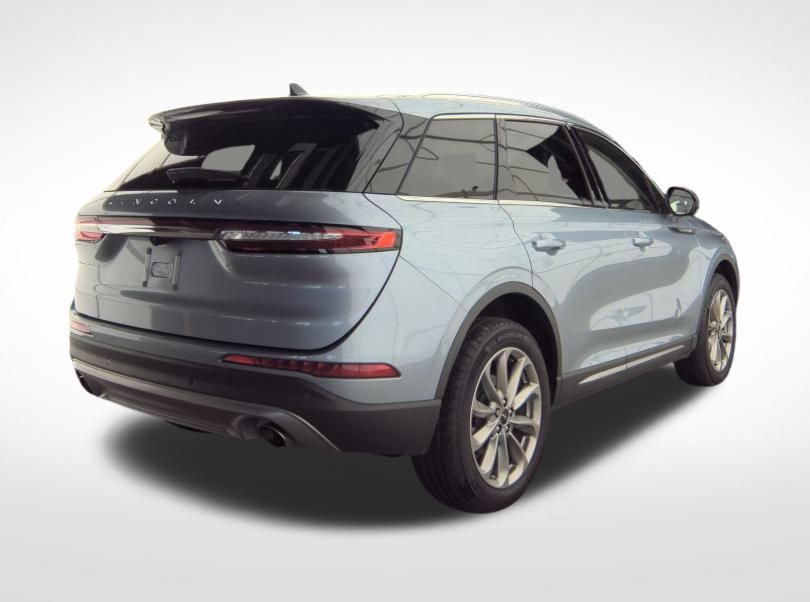 2022 Lincoln Corsair Standard photo 3