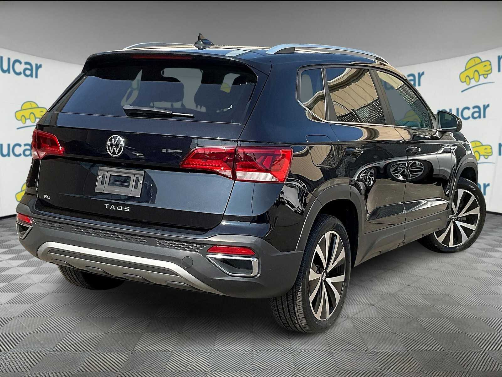 2022 Volkswagen Taos SE photo 2
