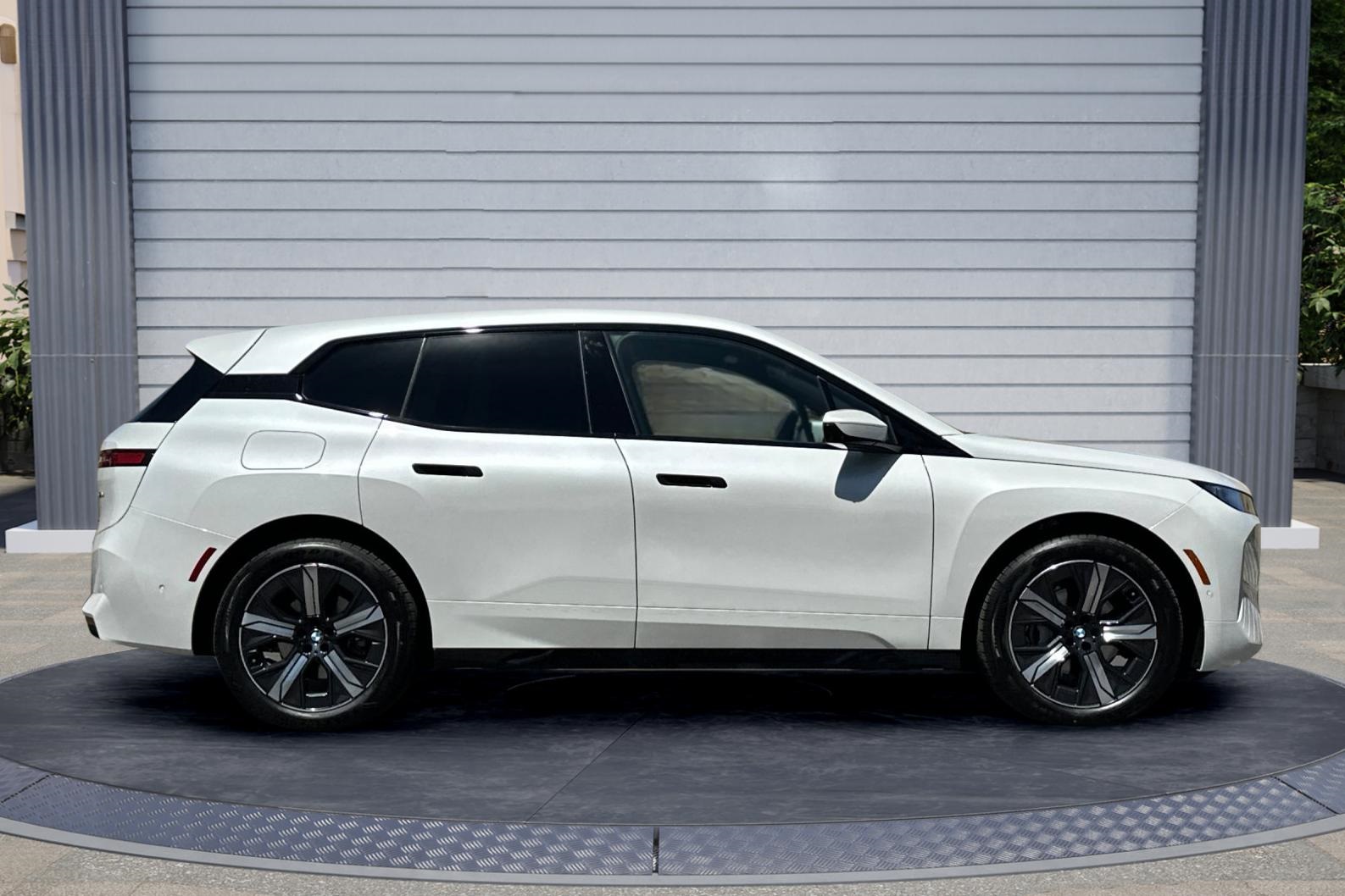 2026 Bmw iX iX xDrive60 photo 3