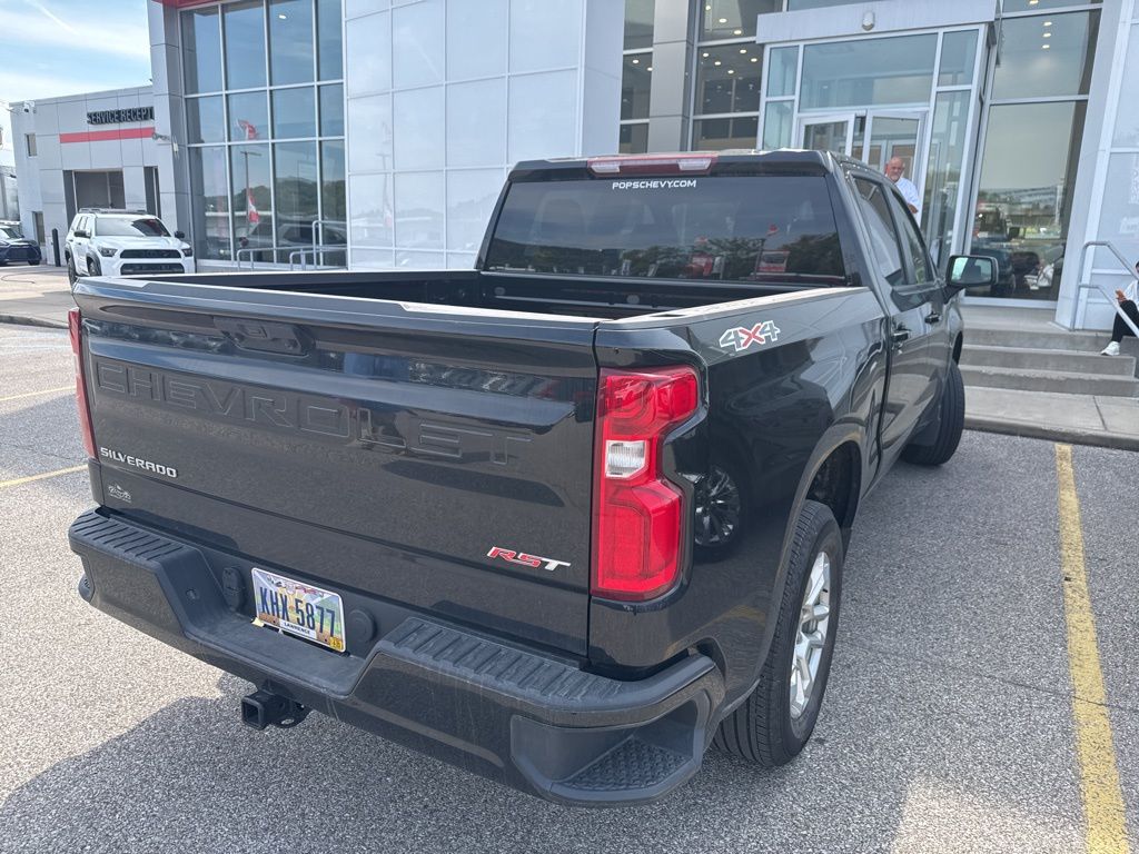 2023 Chevrolet Silverado 1500 RST photo 3
