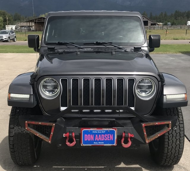 2018 Jeep Wrangler Unlimited Sahara photo 2