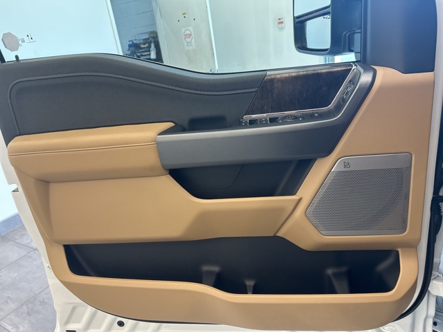 2025 Ford F-350 Lariat photo 17