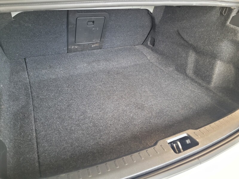 2024 Volvo S60 B5 Plus Black Edition photo 9
