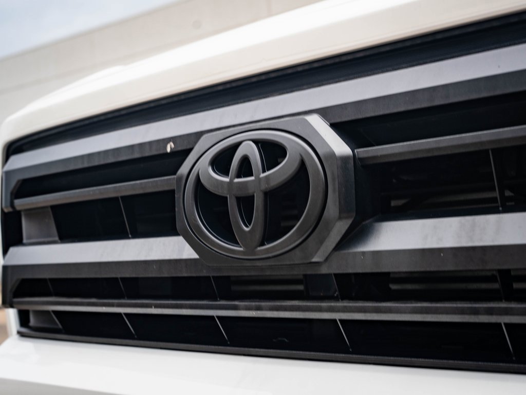 2024 Toyota Tacoma SR5 photo 3